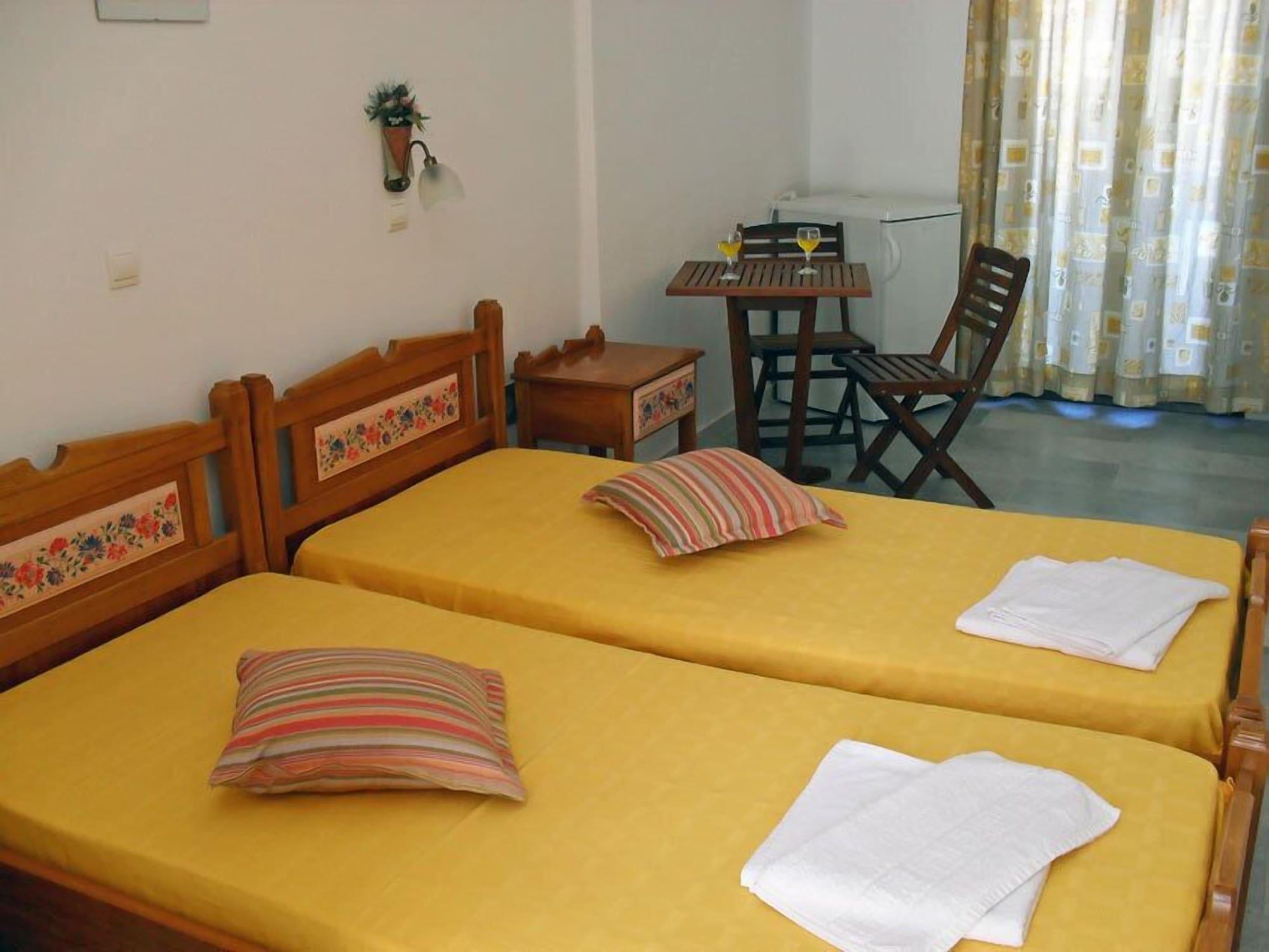 Fikas Hotel Naxos City Extérieur photo